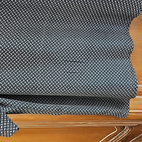 H8 ANDREW FEZZA NEW YORK, 100% blue sik shirt.‎ Short sleeves button-down. L… - Picture 7 of 10